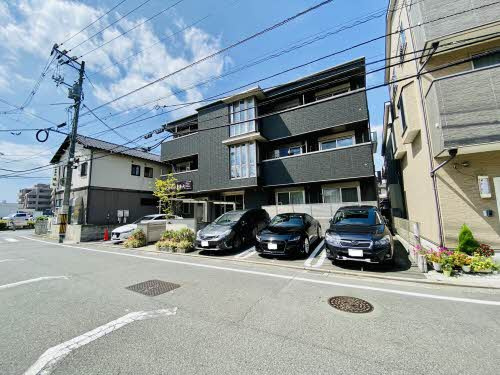 アーテルの駐車場