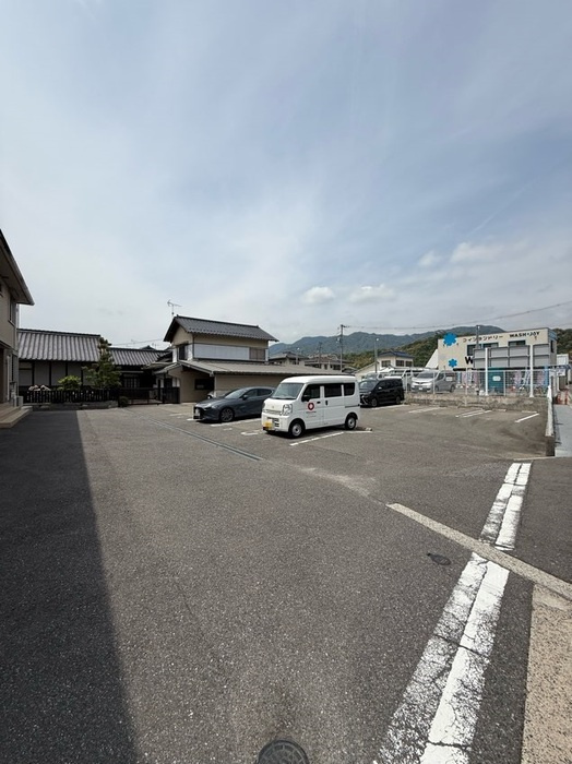 ファミール・ドミの駐車場|駐車場