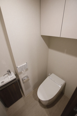 ★過去募集時の写真です★お手洗いには上部収納棚も★