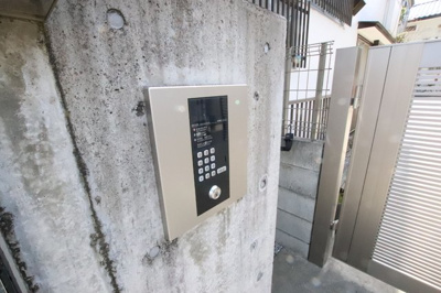 ★一人暮らしに心強いオートロック付★