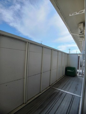 カーム和田の駐車場
