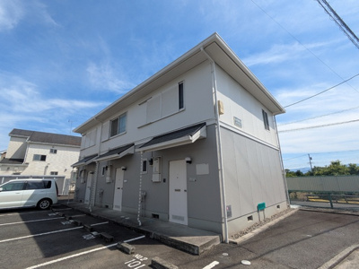 ★南向きのテラスハウスタイプのアパートです★