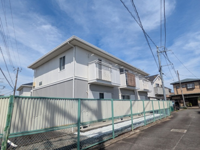 ★南向きのテラスハウスタイプのアパートです★