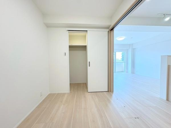 トーア川崎マンションの洋室