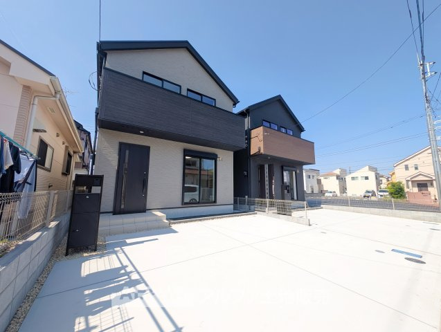 ~武蔵村山三ツ藤1丁目~Newly Built Homeの駐車場|【Morning Light】◆朝の光から始まる暮らし◆
やわらかな光が差し込む住まい。ここで迎える朝が、慌ただしい日常に少しの余裕と穏やかな時間を届けてくれる。