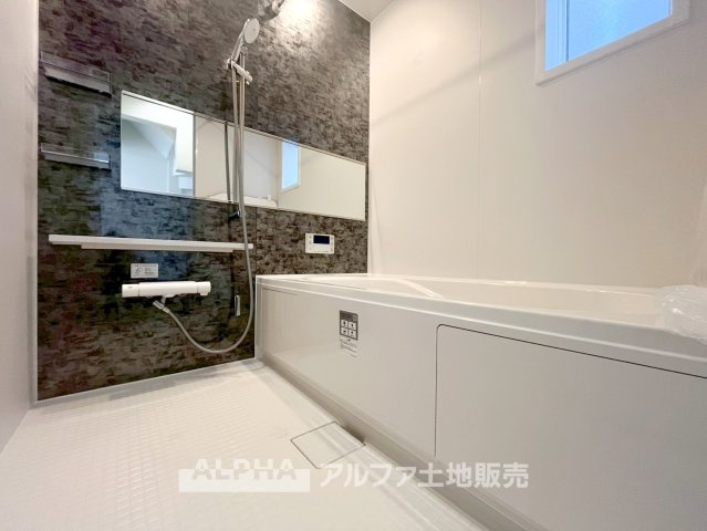 ~武蔵村山三ツ藤1丁目~Newly Built Homeの浴室|【Bathroom】
◆風呂◆カビが付きにくく軽くこすれば簡単に落ちるお掃除ラクラク仕様です。