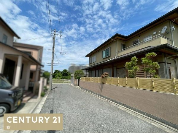 和歌山市弘西　中古戸建の前面道路含む現地写真