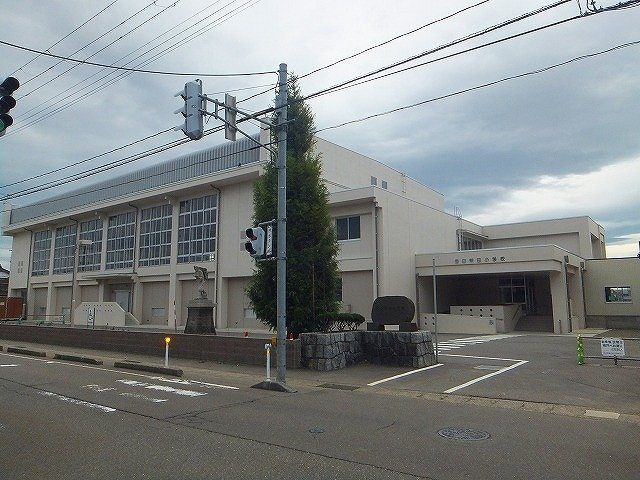 フロレスタの周辺|春日新田小学校まで1900m