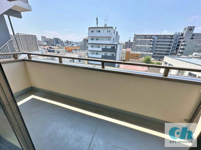 リッツ大森北 502号室のバルコニー