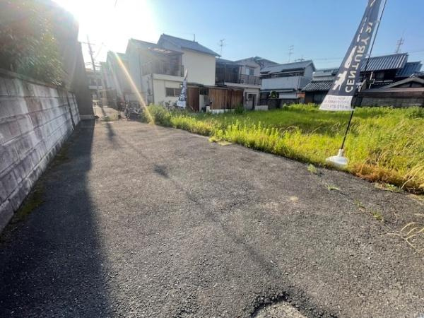 【前面道路含む現地写真】