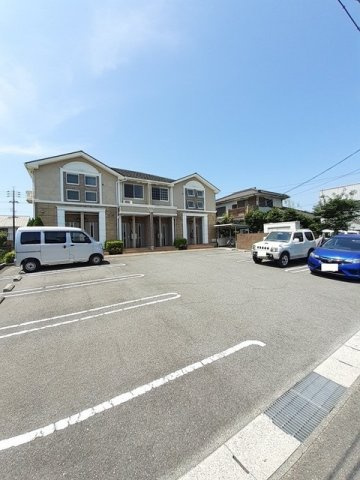 ミッテ・クラールの駐車場