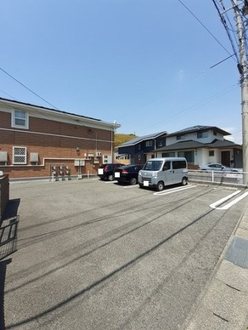 ベルネージュ・Ｙの駐車場