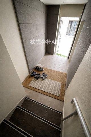 北浜　店舗ビルの玄関