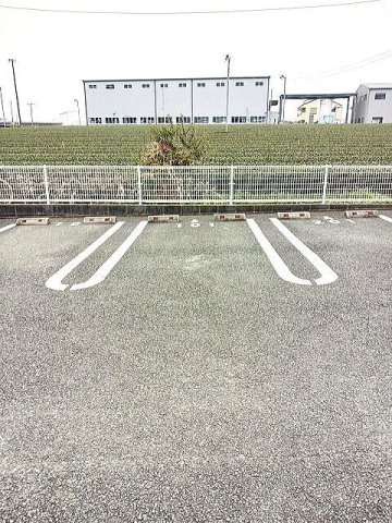 ウランタン壱番館の駐車場|駐車スペースもあります