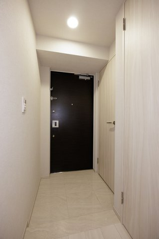 スカイグランデ津田沼の玄関|※写真は同タイプ住戸です。