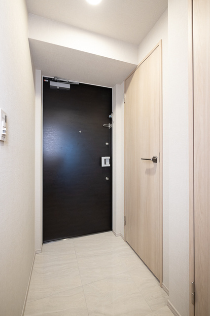 スカイグランデ津田沼の玄関|※写真は同タイプ住戸です。