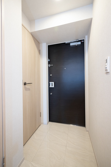 スカイグランデ津田沼の玄関|※写真は同タイプ住戸です。