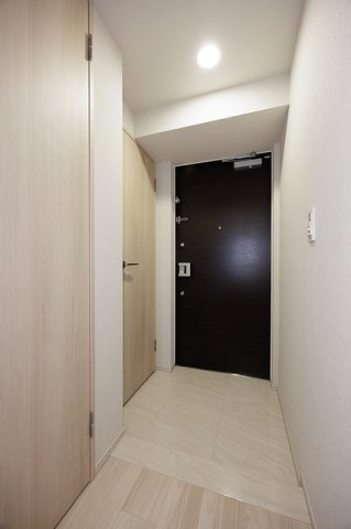 スカイグランデ津田沼の玄関|※写真は同タイプ住戸です。