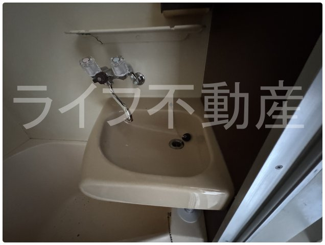 エアリーコート小阪の洗面所|コンパクトで使いやすい洗面所
