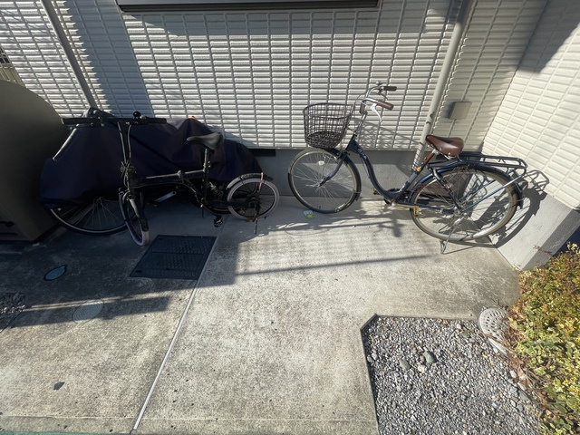 ホワイトメゾン１６の駐車場|★駐輪場★