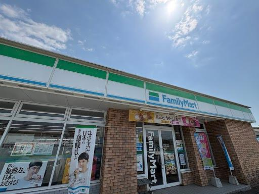 Ｓ．Ｔ　sun　Rの周辺|ファミリーマート八代平山新町店まで437ｍ
