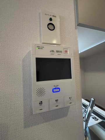 アールクレエ本郷のセキュリティ|TVモニター付きインターフォンです