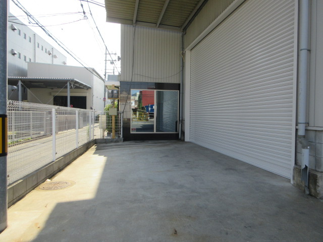 八尾市泉町１丁目の工場