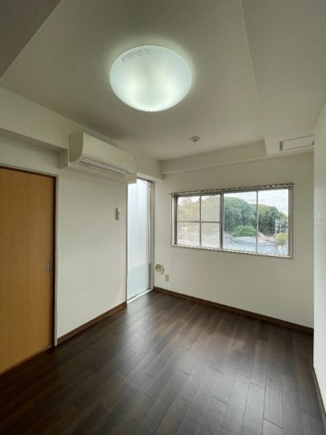 調布市多摩川３丁目の賃貸マンションの居間・リビング|別部屋参考