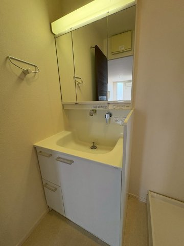 グリーンメゾンの洗面所|※同建物の類似写真となります。