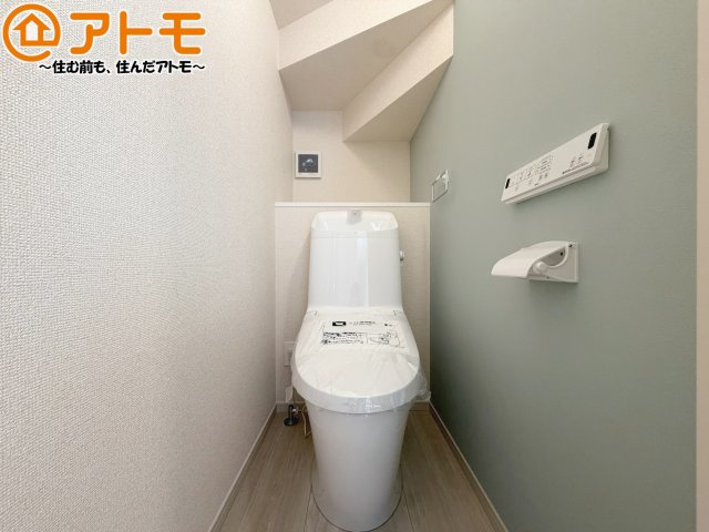 【トイレ】 | 葵区古庄三丁目6期　新築戸建　2号棟 | 年代を問わず使いやすい洗浄機能付きのトイレ♪肌への負担をも減らせるのでお子様の敏感なお肌も安心！