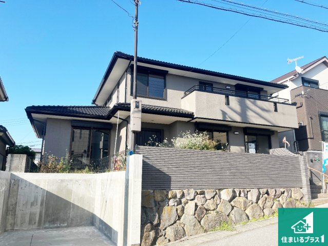 明石市松が丘　中古一戸建ての外観|周辺は落ち着いた街並みの住宅地！子育てがしやすい住環境です！気になることがありましたら、お気軽にお問い合わせください！
