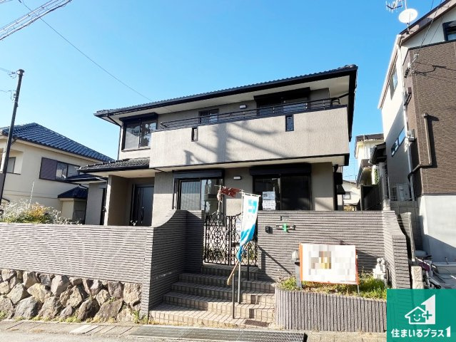 明石市松が丘　中古一戸建ての外観|周辺は落ち着いた街並みの住宅地！子育てがしやすい住環境です！気になることがありましたら、お気軽にお問い合わせください！
