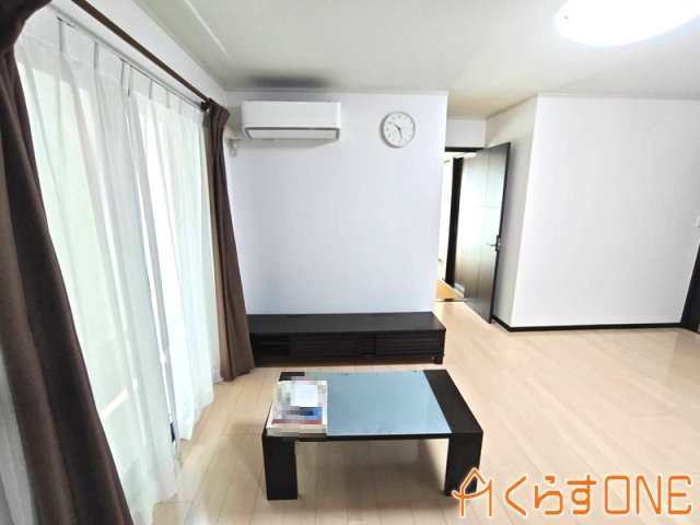 【洋室】 | 築14年、室内キレイな二世帯住宅／姫路市保城