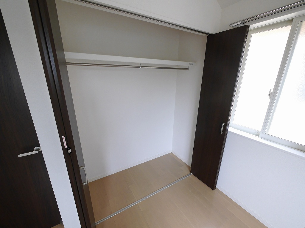 和井取戸建の収納