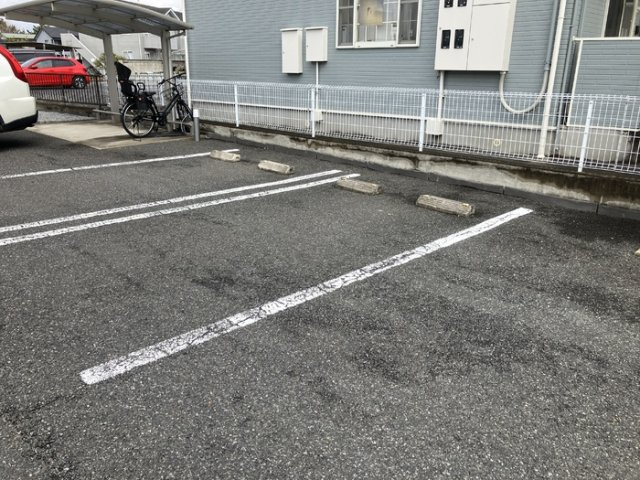 ルポゼAの駐車場