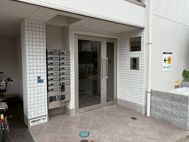 AILE小林のエントランス|建物の内部です