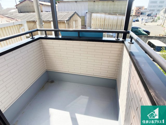 明石市田町　中古一戸建てのバルコニー|日当たりのよいバルコニー！お部屋が開放的に！