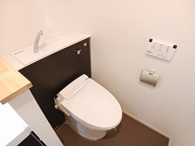 【トイレ】 | ココ・リヴァージュ | コンパクトで使いやすいトイレです
