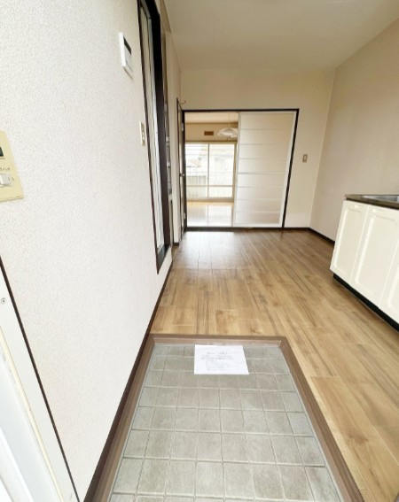 ハイツオギワラＢの玄関