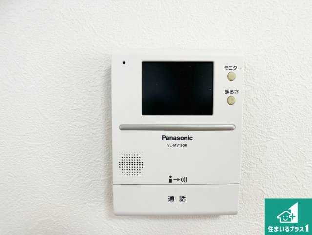 明石市藤江　中古一戸建ての防犯設備|来訪者の姿が確認できるインターホン！
