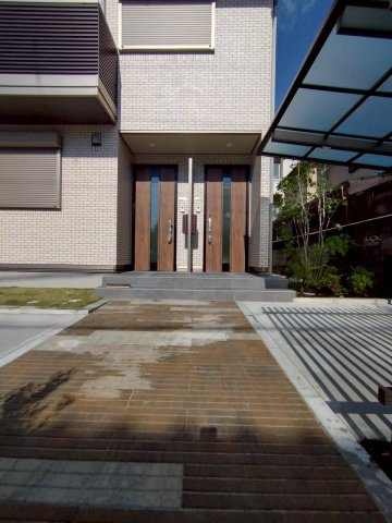 YOUR MAISON上本町のエントランス