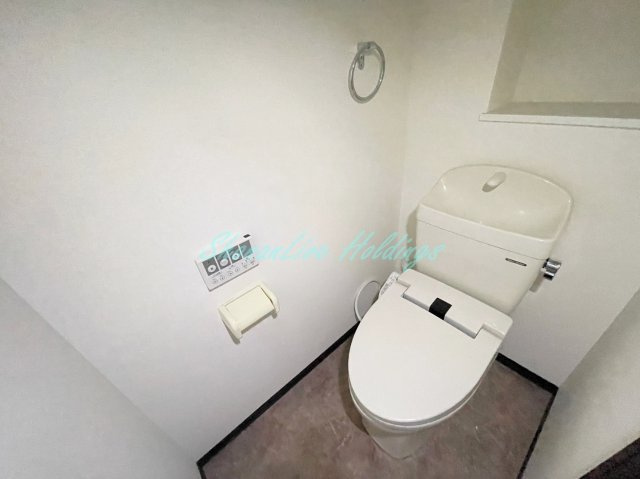藤沢市長後の賃貸マンションのトイレ|清潔感のあるトイレです