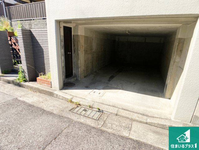 明石市朝霧台　中古一戸建ての駐車場|駐車スペース有ります！
