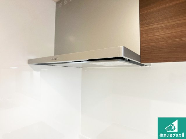 明石市朝霧台　中古一戸建ての設備|スタイリッシュな印象のレンジフード！
