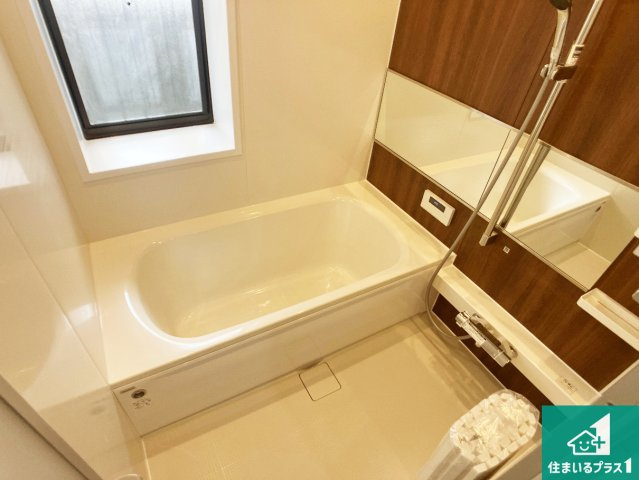 明石市朝霧台　中古一戸建ての浴室|足をゆったり伸ばして寛げる浴槽！
