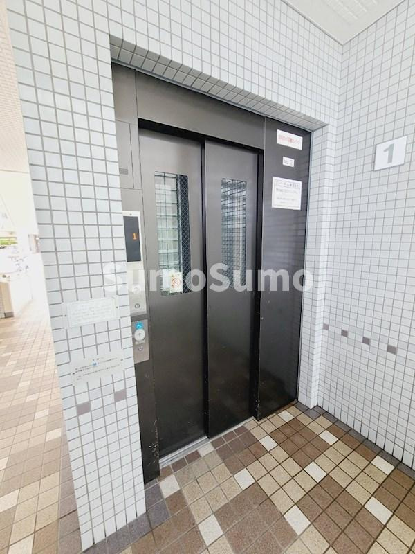 UR西宮マリナパークシティ丘のある街　2号棟の外観