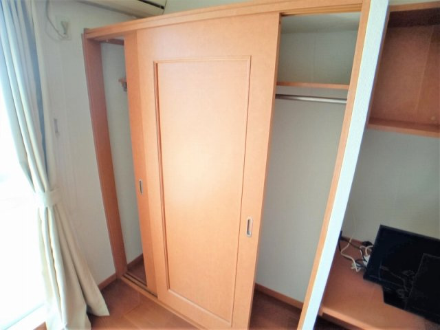 レオパレス山王の内装|明るい室内です