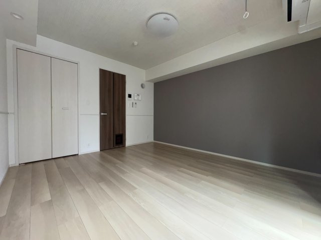 狛江市東和泉１丁目のアパートの居間・リビング