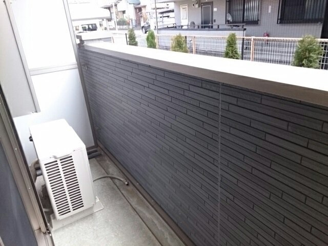 プラシードのバルコニー|暖かな日差しのふりそそぐバルコニー