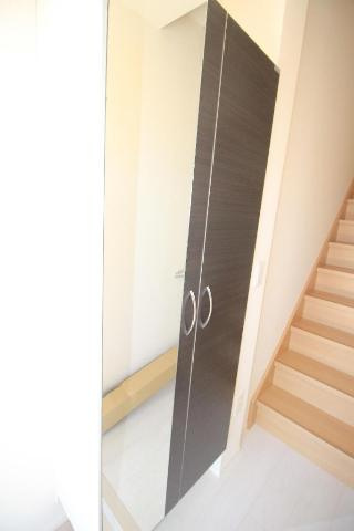リベラルの玄関|玄関